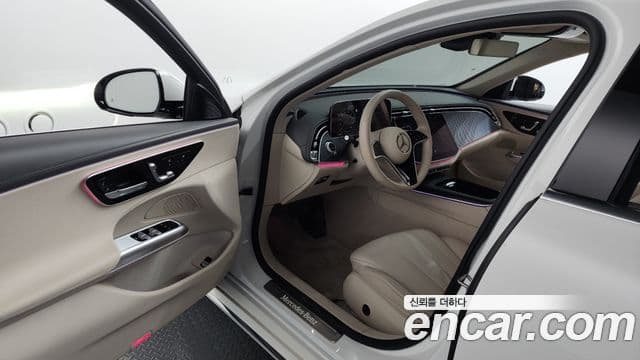 Mercedes-Benz E-Class 2024 — Фото 10/20