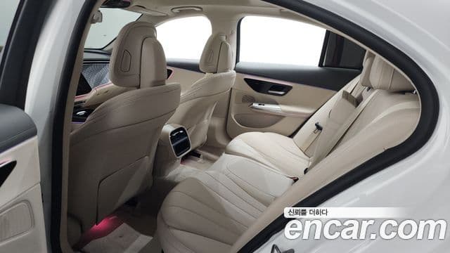 Mercedes-Benz E-Class 2024 — Фото 11/20