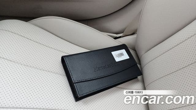 Mercedes-Benz E-Class 2024 — Фото 16/20