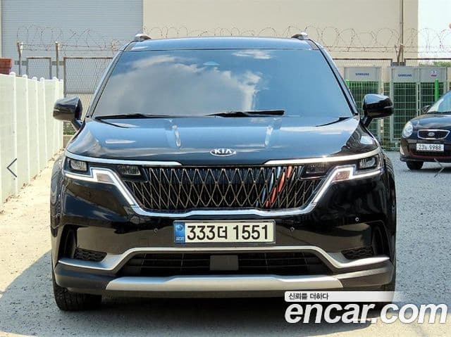 Kia Carnival 2021 — ფოტო 1/20