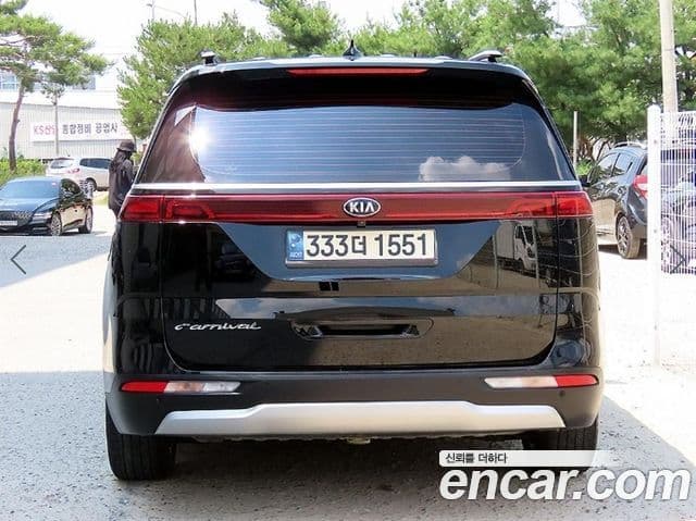 Kia Carnival 2021 — ფოტო 3/20
