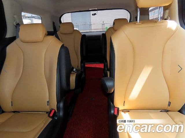Kia Carnival 2021 — ფოტო 6/20