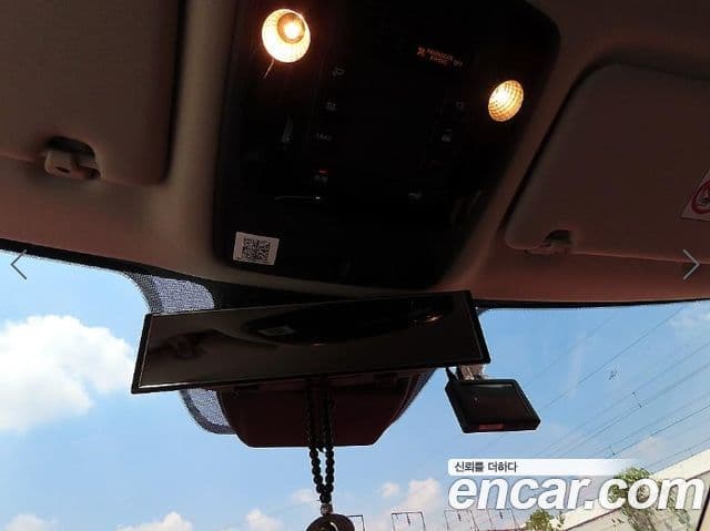 Kia Carnival 2021 — ფოტო 13/20