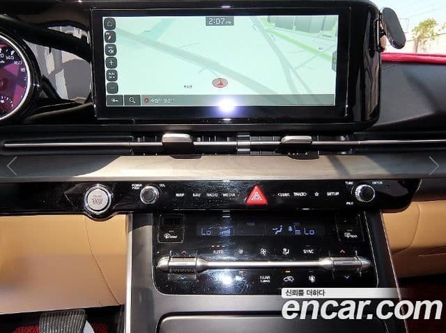 Kia Carnival 2021 — ფოტო 14/20