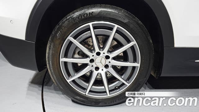 Mercedes-Benz GLB-Class 2023 — ფოტო 19/20