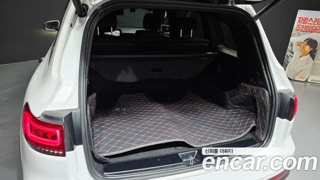Mercedes-Benz GLB-Class 2023 — ფოტო 4/20