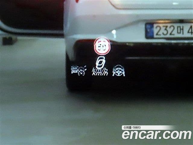Mercedes-Benz S-Class 2021 — Photo 8/20