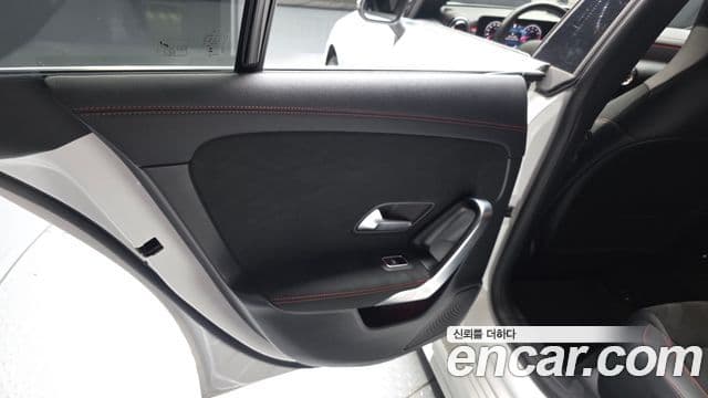 Mercedes-Benz CLA-Class 2025 — Photo 26/32