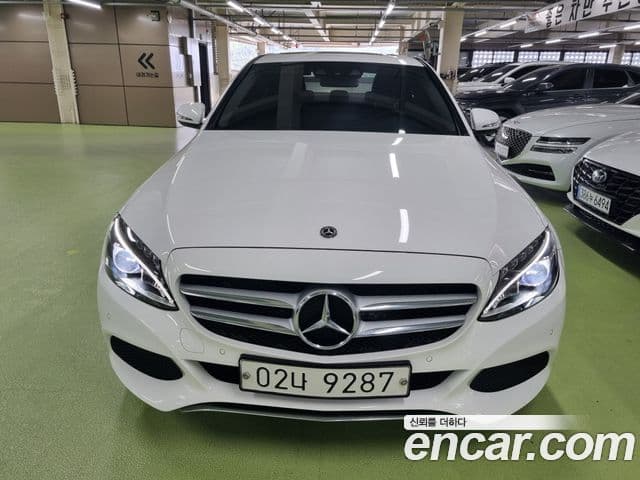 Mercedes-Benz C-Class 2018 — ფოტო 2/19
