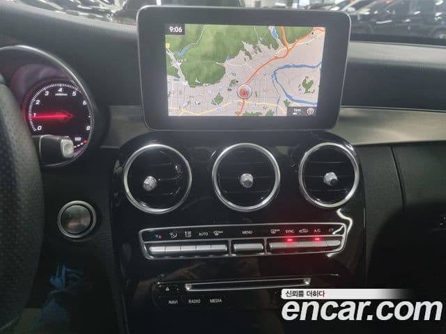 Mercedes-Benz C-Class 2018 — ფოტო 6/19