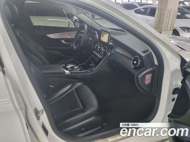 Mercedes-Benz C-Class 2018 — ფოტო 9/19
