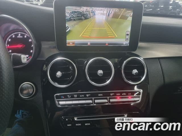 Mercedes-Benz C-Class 2018 — ფოტო 14/19