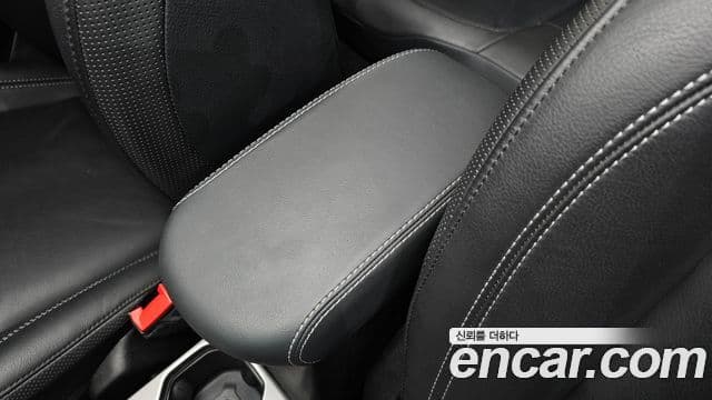 Jeep Renegade 2022 — Şəkil 25/31