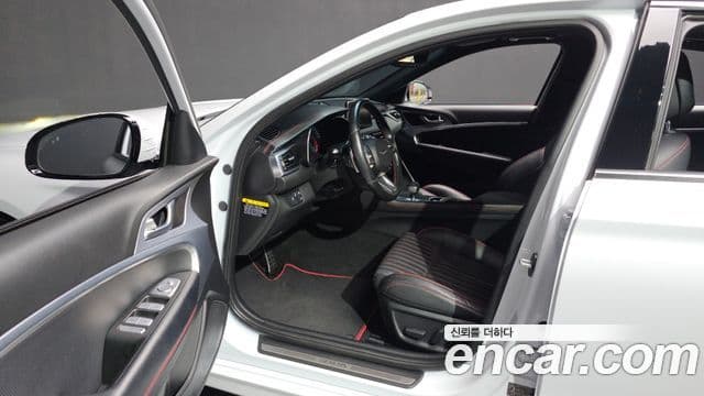 Genesis G70 2018 — ფოტო 10/20