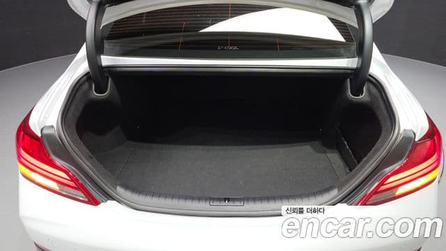Genesis G70 2018 — ფოტო 20/20
