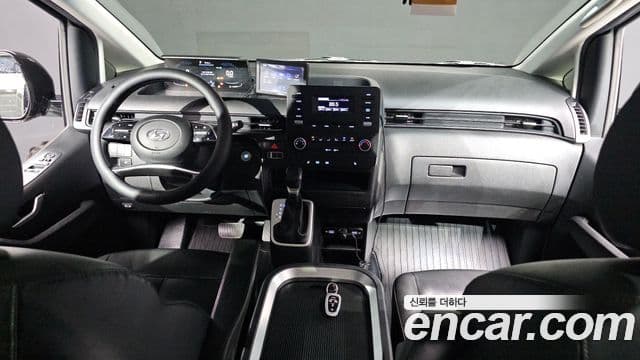 Hyundai Staria 2022 — Фото 7/20