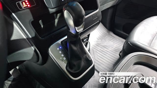 Hyundai Staria 2022 — Фото 9/20