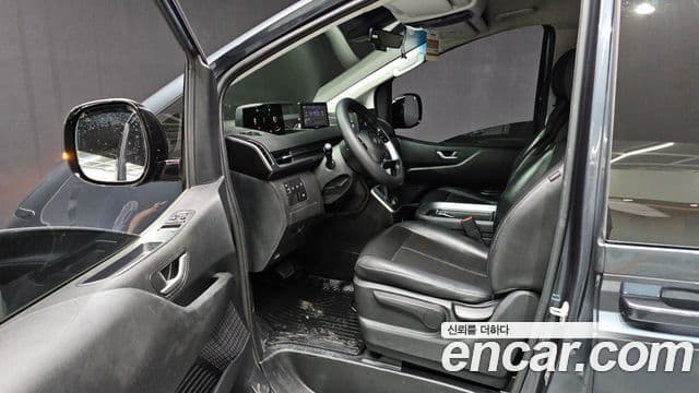 Hyundai Staria 2022 — Фото 10/20