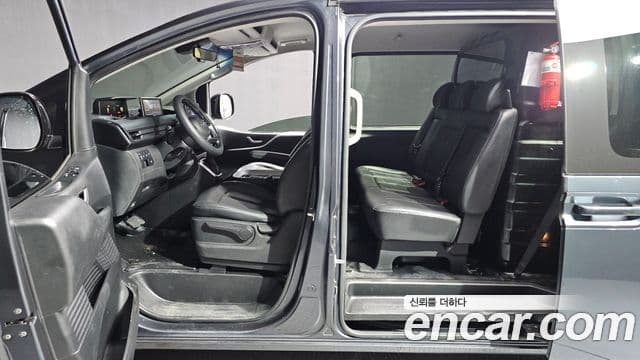 Hyundai Staria 2022 — Фото 18/20