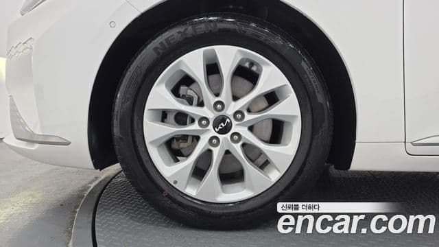 Kia K8 2021 — ფოტო 5/20