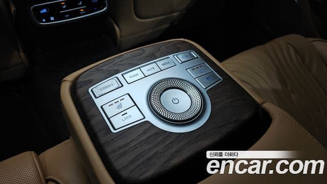 Genesis Electrified G80 2022 — Şəkil 19/20