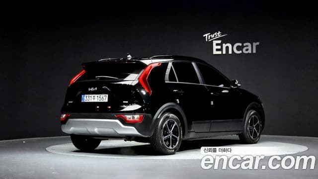 Kia Niro 2022 — Фото 2/20