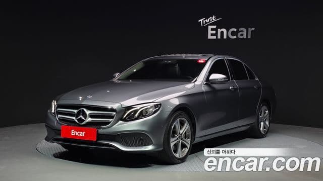 Mercedes-Benz E-Class 2019 — ფოტო 1/20