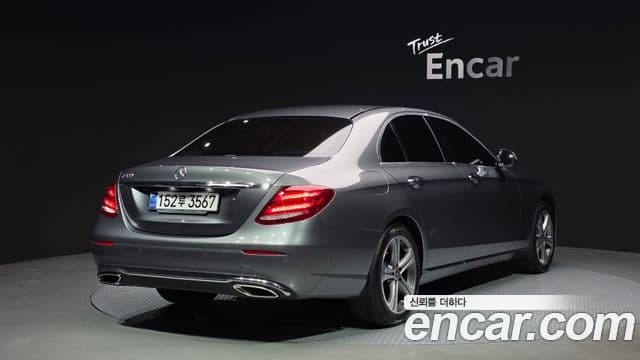 Mercedes-Benz E-Class 2019 — ფოტო 2/20