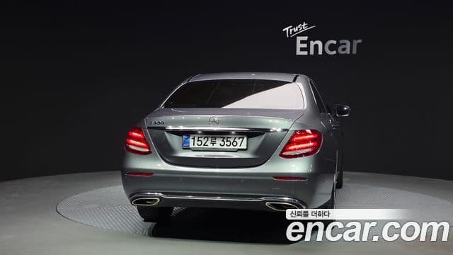 Mercedes-Benz E-Class 2019 — ფოტო 4/20