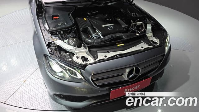 Mercedes-Benz E-Class 2019 — ფოტო 6/20
