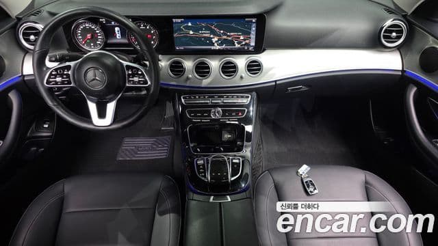Mercedes-Benz E-Class 2019 — ფოტო 7/20