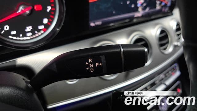 Mercedes-Benz E-Class 2019 — ფოტო 9/20