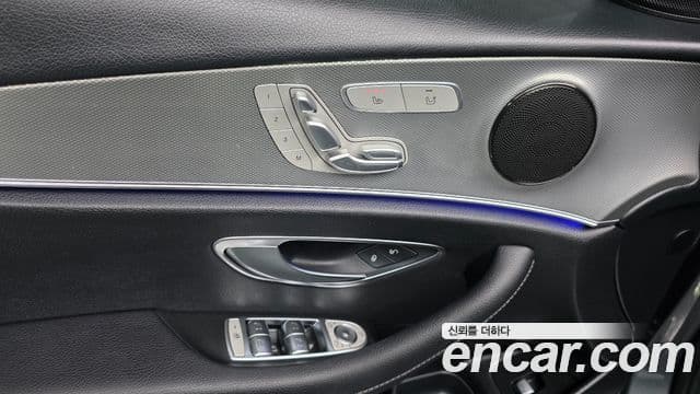 Mercedes-Benz E-Class 2019 — ფოტო 11/20