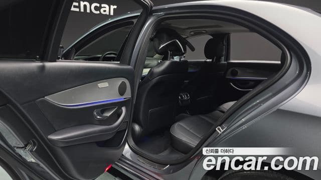 Mercedes-Benz E-Class 2019 — ფოტო 16/20
