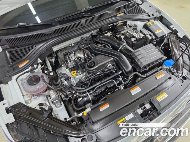 Volkswagen Jetta 2022 — ფოტო 5/20