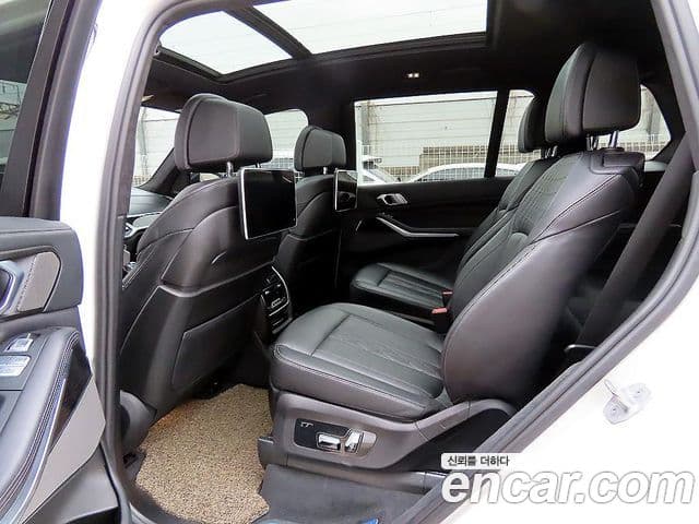 BMW X7 2020 — ფოტო 17/20