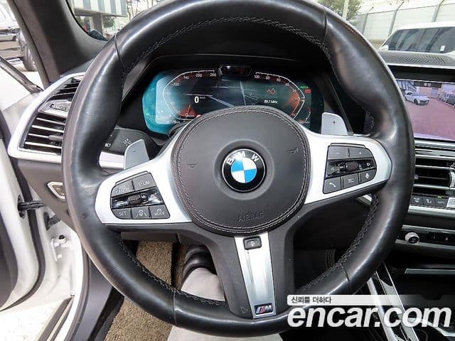 BMW X7 2020 — ფოტო 14/20