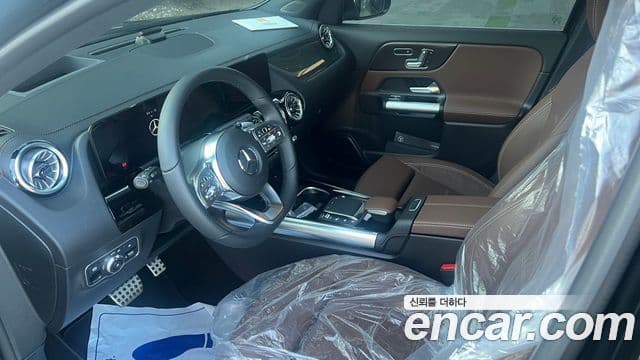 Mercedes-Benz GLA-Class 2023 — Şəkil 1/8