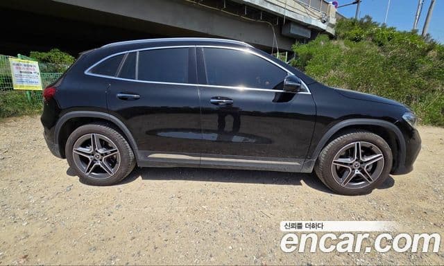 Mercedes-Benz GLA-Class 2023 — Şəkil 2/8