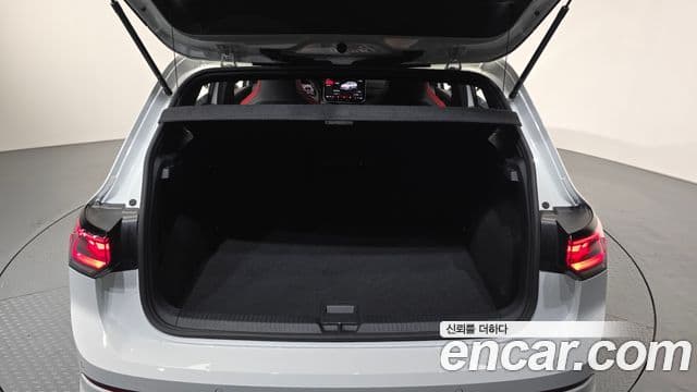 Volkswagen Golf 2025 — ფოტო 18/20