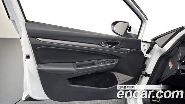 Volkswagen Golf 2025 — Photo 33/33