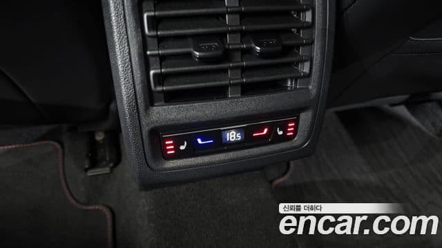 Volkswagen Golf 2025 — Photo 24/33