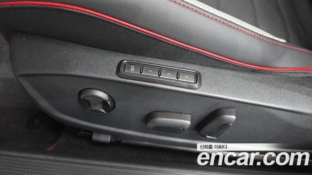 Volkswagen Golf 2025 — Photo 9/33