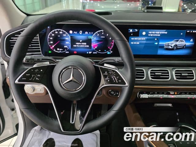 Mercedes-Benz GLE-Class 2026 — Photo 4/17