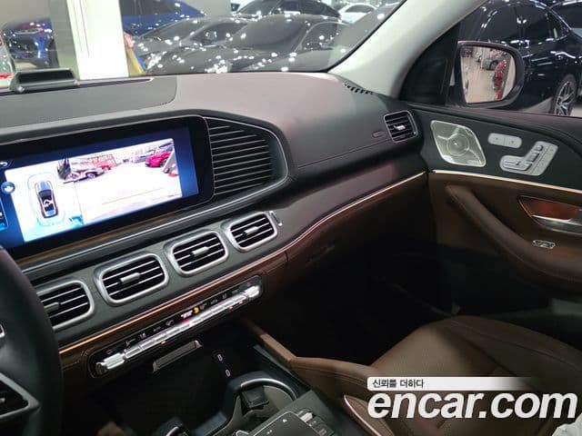 Mercedes-Benz GLE-Class 2026 — Photo 15/17