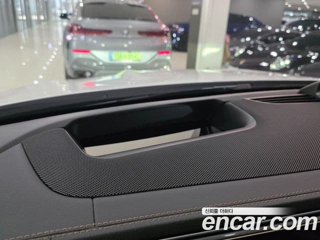 Mercedes-Benz GLE-Class 2026 — Photo 2/17