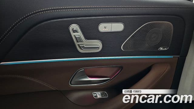 Mercedes-Benz GLE-Class 2024 — Фото 18/20