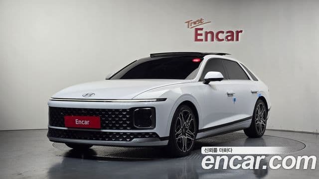 Hyundai Grandeur 2023 — Фото 1/20
