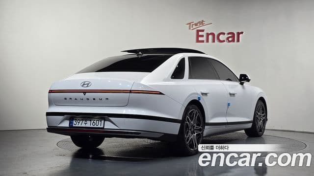 Hyundai Grandeur 2023 — Фото 2/20