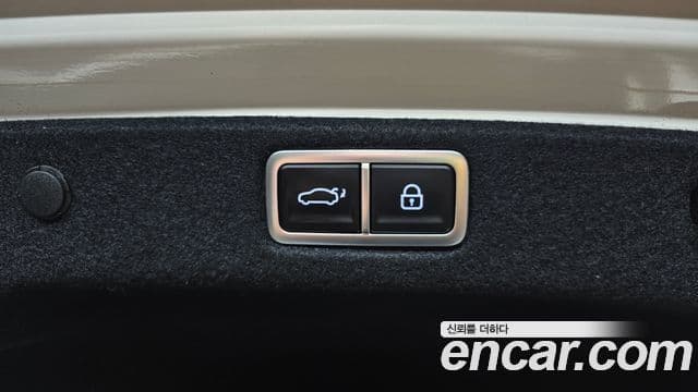 Hyundai Grandeur 2023 — Фото 18/20